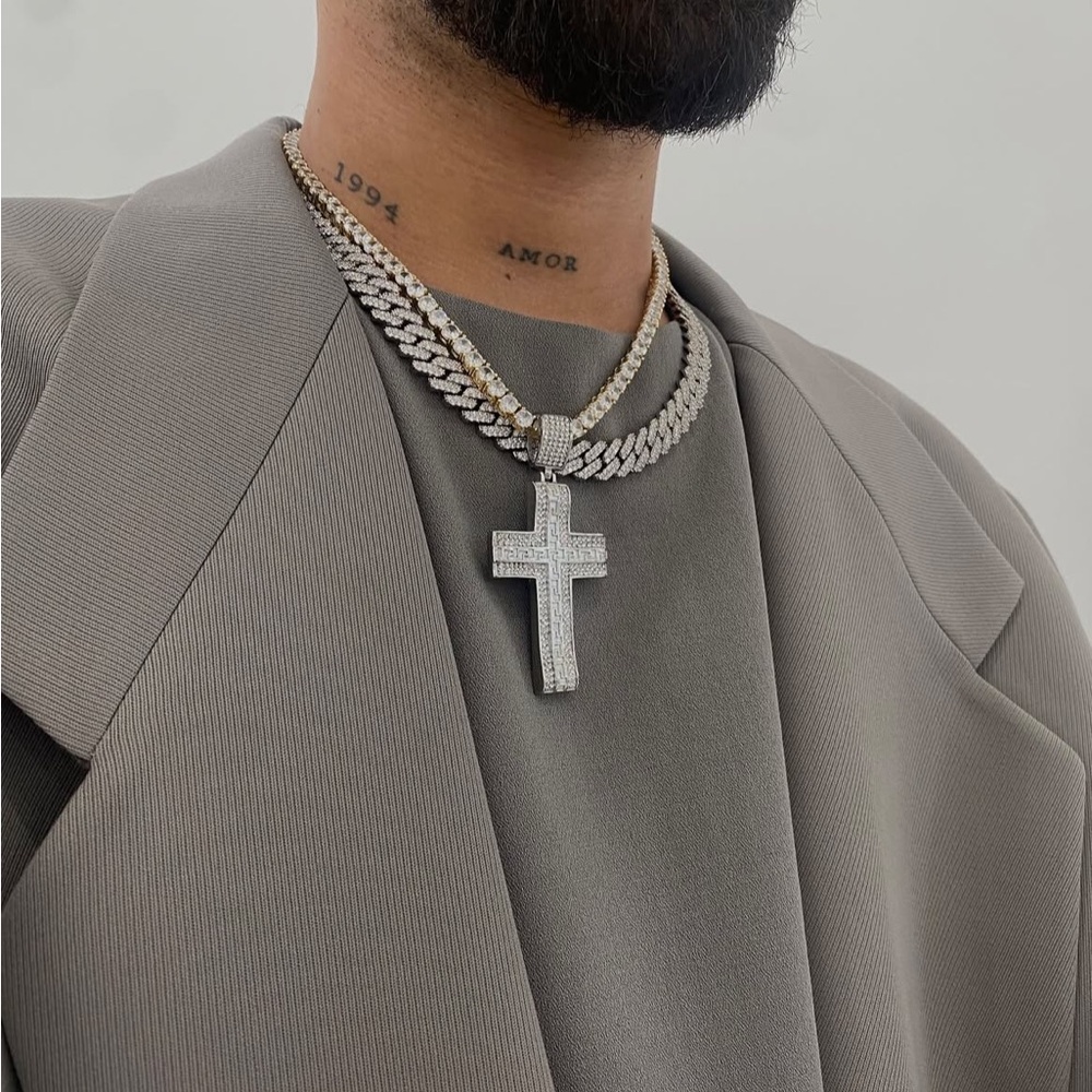 Men’s silver cross pendant